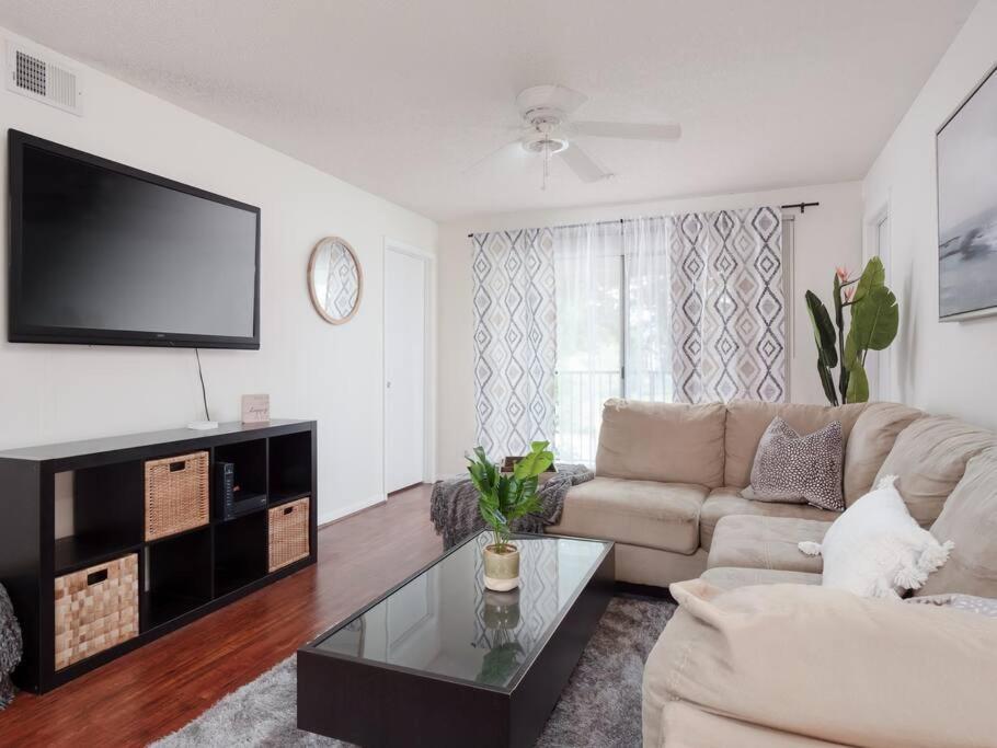 Spacious Condo Mins To Shands, University, & Downtown! Gainesville Exteriör bild