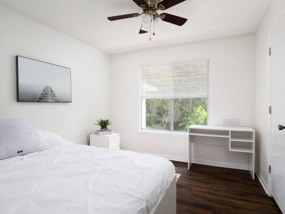 Spacious Condo Mins To Shands, University, & Downtown! Gainesville Exteriör bild